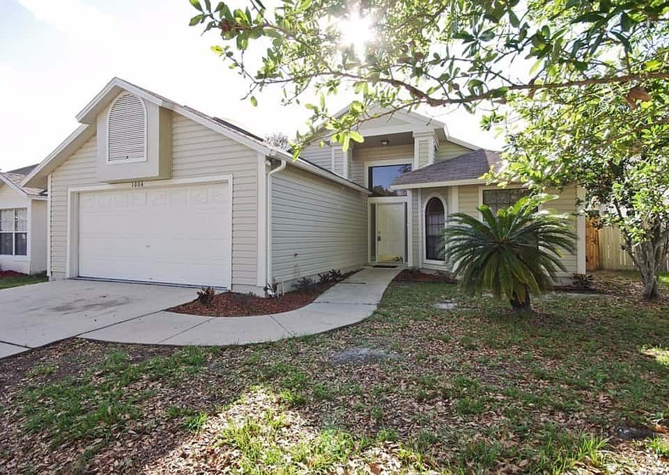 1st image of 1004 Henson Ct