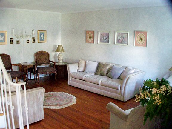 4th image of 81 Linden St