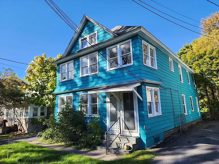 4505 James St #1 — Photo 2