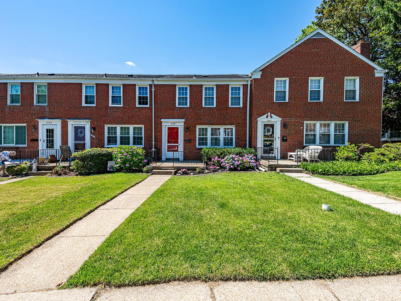 4 bed, 1920 sqft, $2,350 — Photo 3