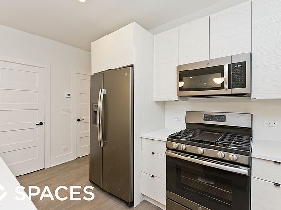 2nd image of 3401 N Hamlin Ave #2