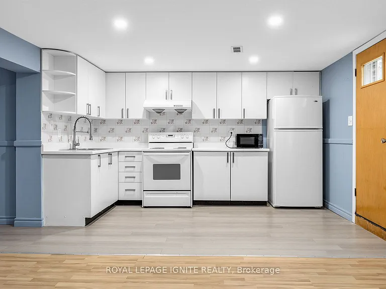 61 Jarwick Dr #BASEMENT — Photo 12