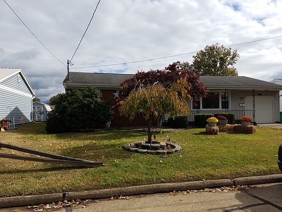 2nd image of 804 Moore Ave