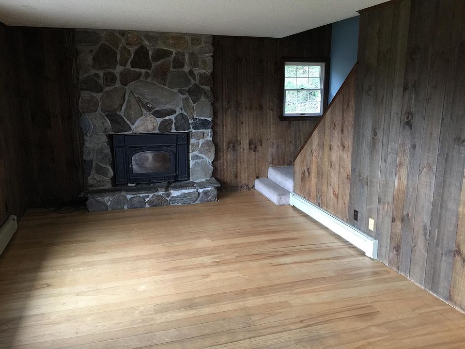 2nd image of 232 Rivers Farm Rd