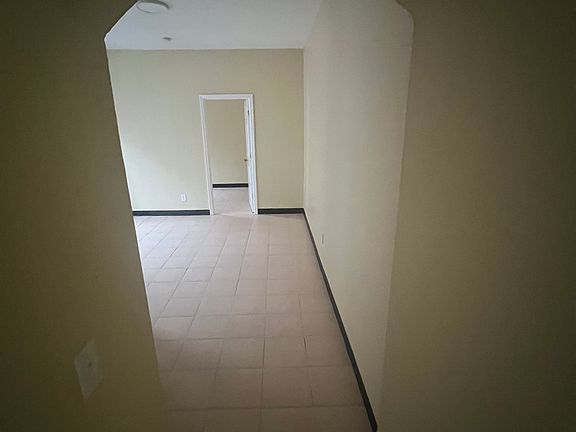 3rd image of 2292 Bathgate Ave APT B4