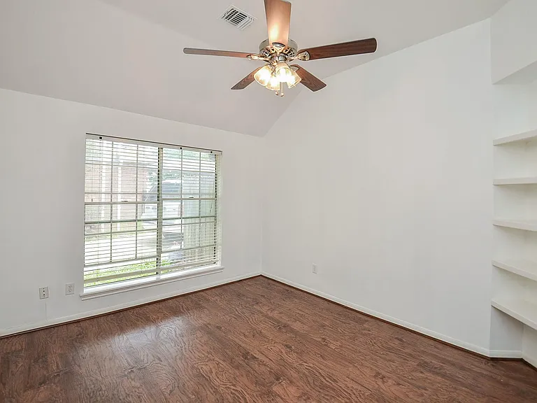 1631 Berkoff Dr — Photo 24