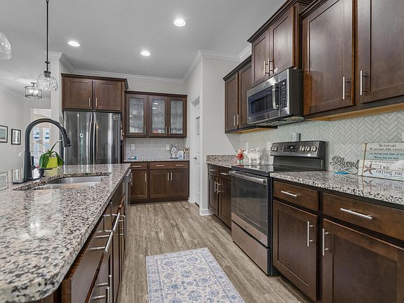 3rd image of 420 Feathergrass Way