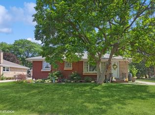 21 W 55th Pl, Westmont, IL