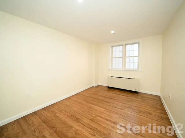 28-21 Astoria Boulevard image 10 of 15