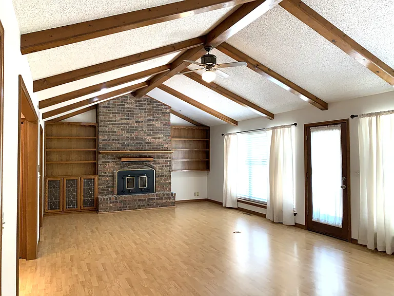 2783 Douglas Fir Rd — Photo 2