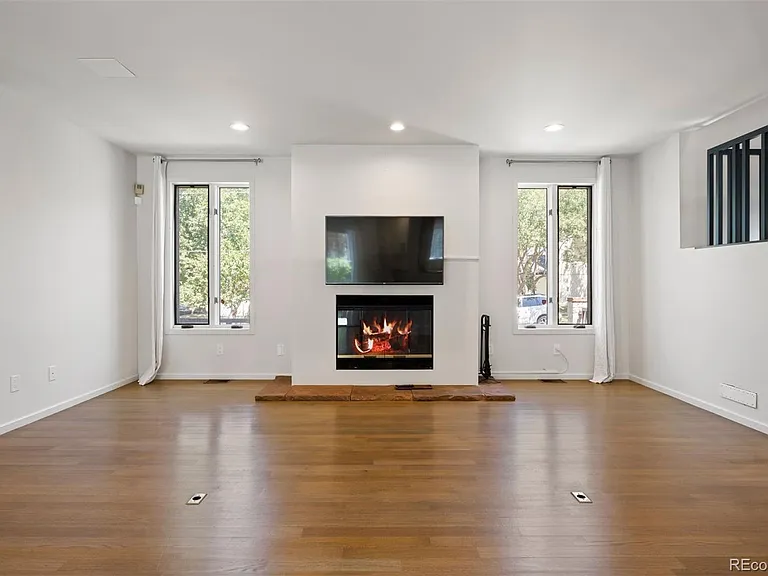 290 Madison St — Photo 4