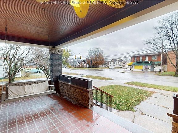 4th image of 3036 3rd Ave