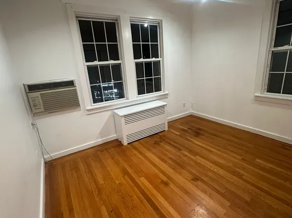5645 Mosholu Ave, Bronx, NY 10471
