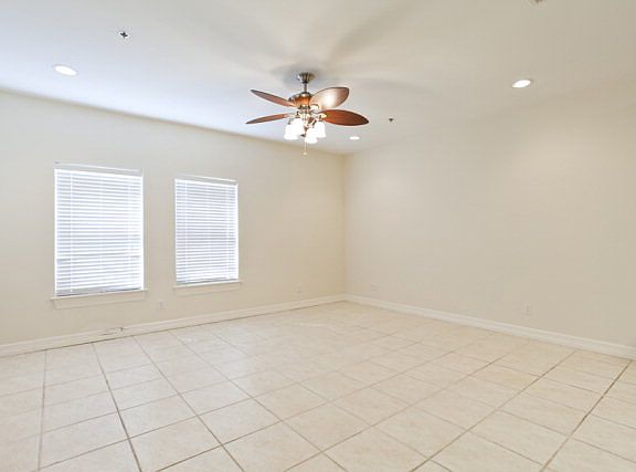 3rd image of 102 E Huisache St #3