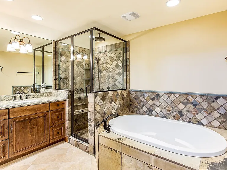 2689 Holiday Ranch Loop Rd — Photo 16