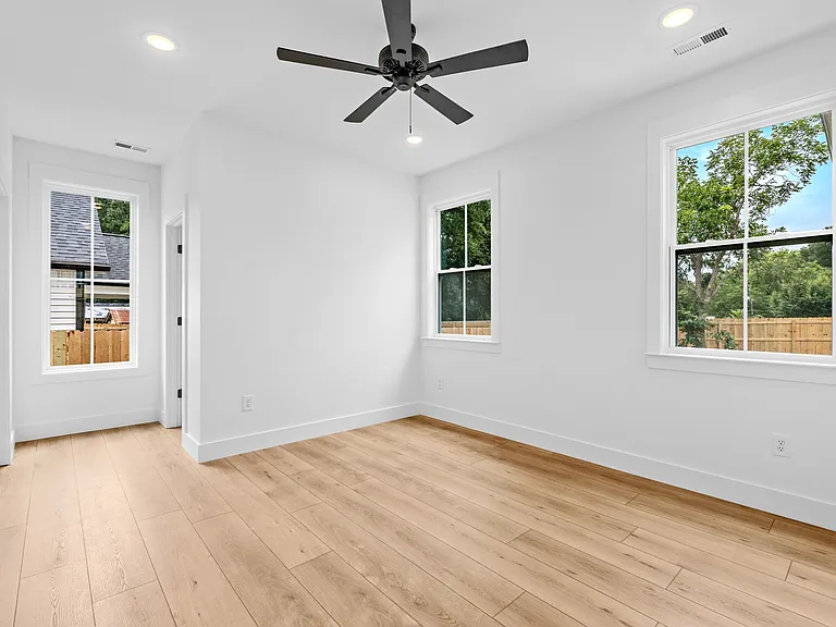 290 Morgan St — Photo 14