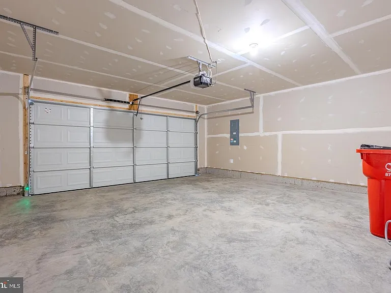 110 Charing Cross Dr — Photo 25