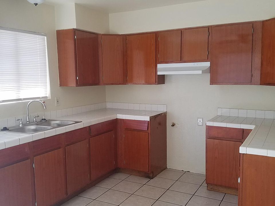 1st image of 2057 E 19th St APT A