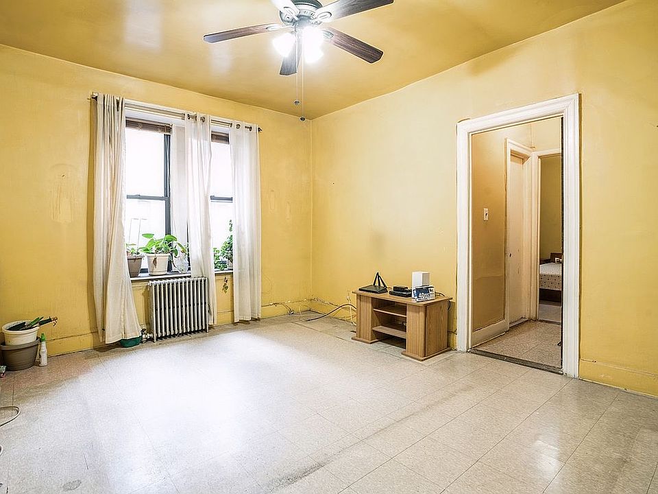 1st image of 35 Crown St APT 2B