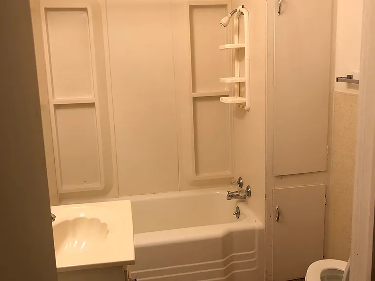 1041 W Vanderbilt St — Photo 19