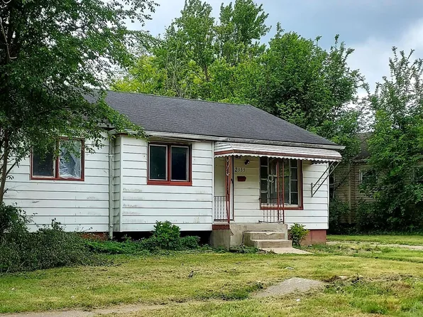 2335 Santa Barbara Dr, Flint, MI 48504