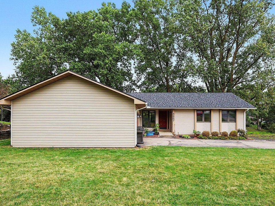 3007 Moraine Dr, photo 3