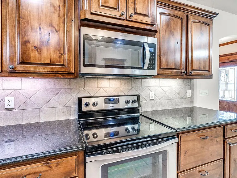 2121 Mill Creek Way — Photo 14