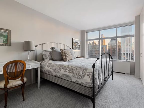 4th image of 160 W 66th St APT 27H