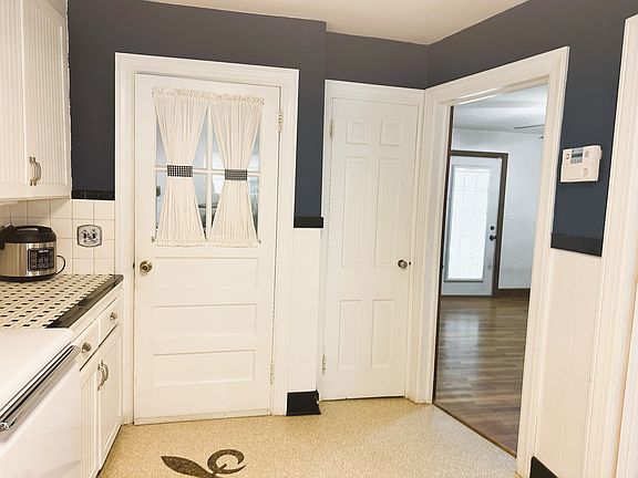 3rd image of 1017 Colorado Ave #1