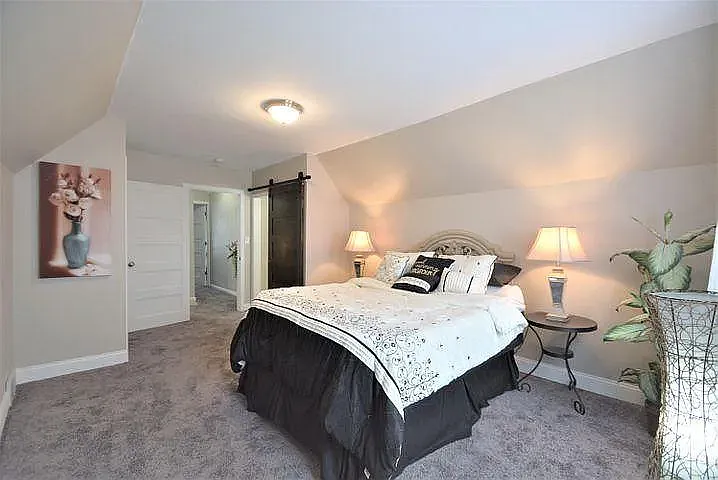E Carpenter Ave — Photo 18