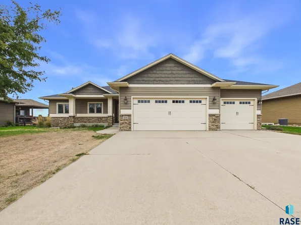 908 S 5th Ave, Brandon, SD 57005