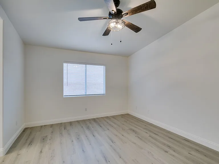 437 Palegold St — Photo 36