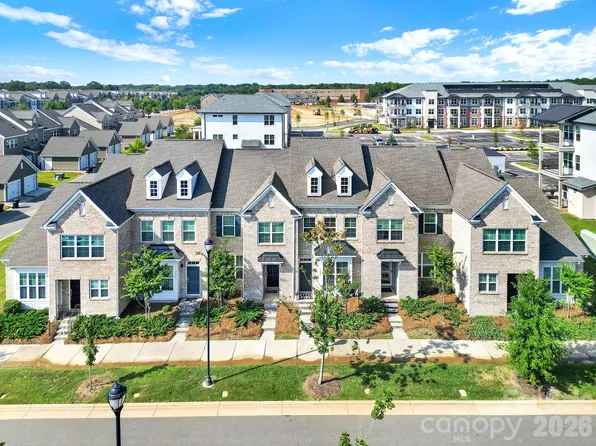 6946 Walnut Branch Ln, Charlotte, NC 28277