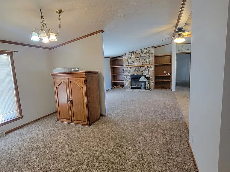 500 N Oakwood St — Photo 3