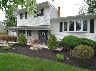3 Portsmouth Rd, Manalapan, NJ 07726