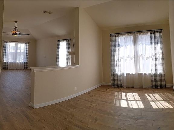 5th image of 114 Dana Dr