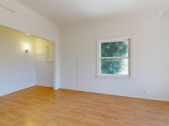 3rd image of 21 Westminster Ave APT 209