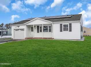 38 Hatfield Rd, Toms River, NJ 08757