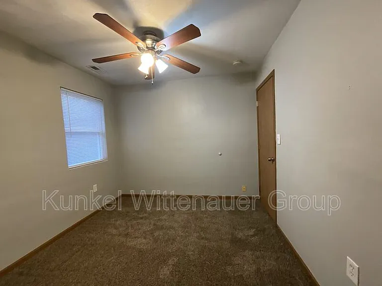 1810-12 Jamestown Rd — Photo 12