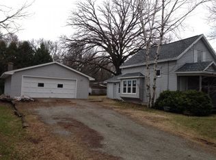 1535 Riverside Dr, Suamico, WI 54173