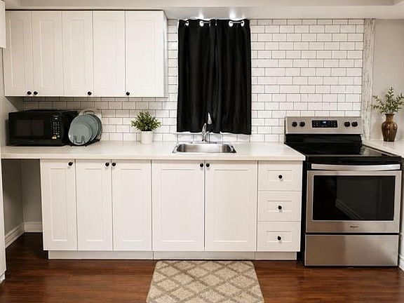 3rd image of 272 McKay Ave