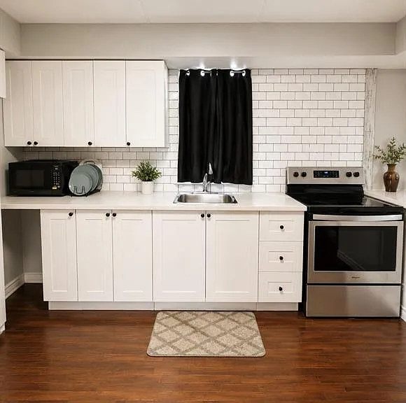 272 McKay Ave — Photo 4
