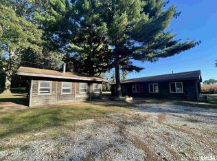 21635 N Buzzville Rd, Havana, IL 62644