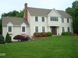 20 Charter Ridge Dr, Sandy Hook, CT 06482