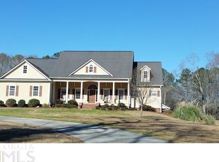180 Riveroak Dr, Fayetteville, GA 30215