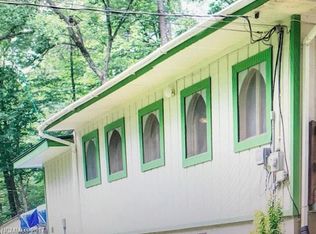 70 Riddle Rd, Swannanoa, NC 28778