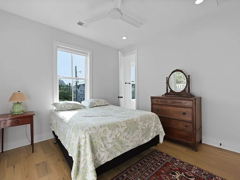 48 Aiken St — Photo 27