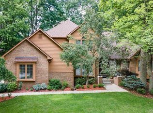 1934 Brookfield Ct, Rochester Hills, MI 48306