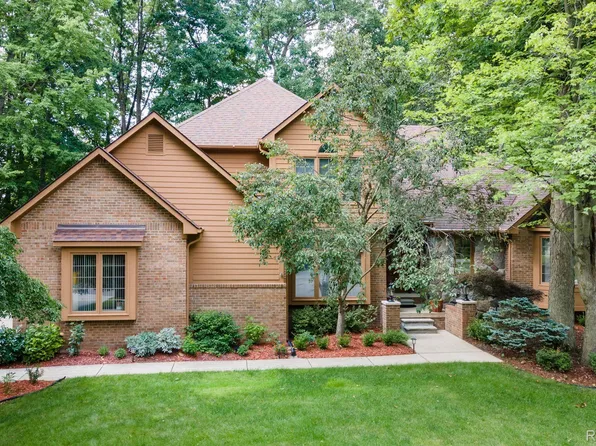 1934 Brookfield Ct, Rochester Hills, MI 48306