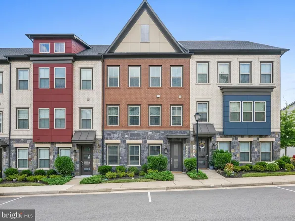 7841 Olivet Ct, Alexandria, VA 22315